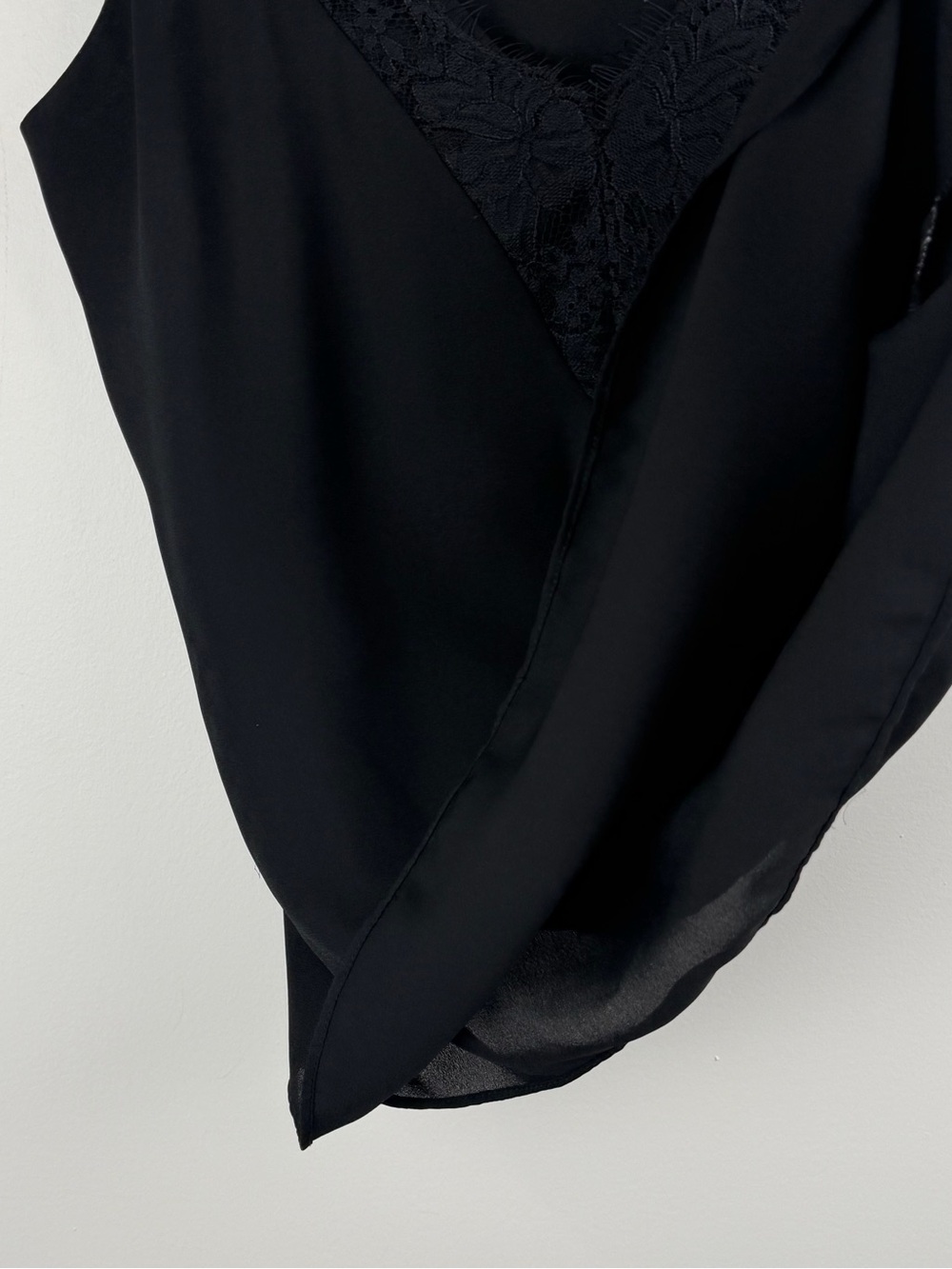 Abound Women’s Top Black Lace Insert Tank Lined Camisole Lightweight Size M - Picture 5 of 8